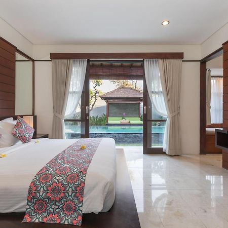Villa Litera Seminyak Buitenkant foto