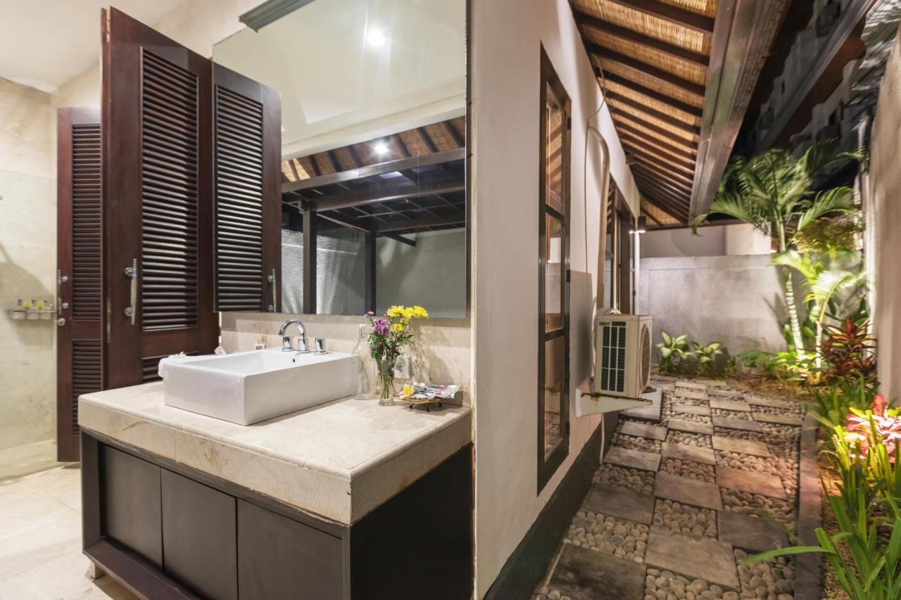 Villa Litera Seminyak Buitenkant foto