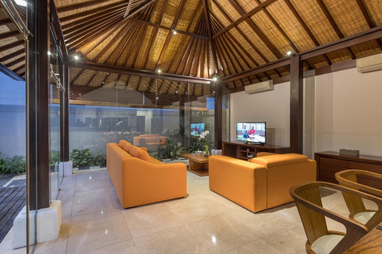 Villa Litera Seminyak Buitenkant foto